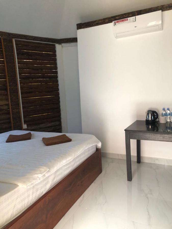M'Pay Bay Guesthouse ロンサレム島 エクステリア 写真