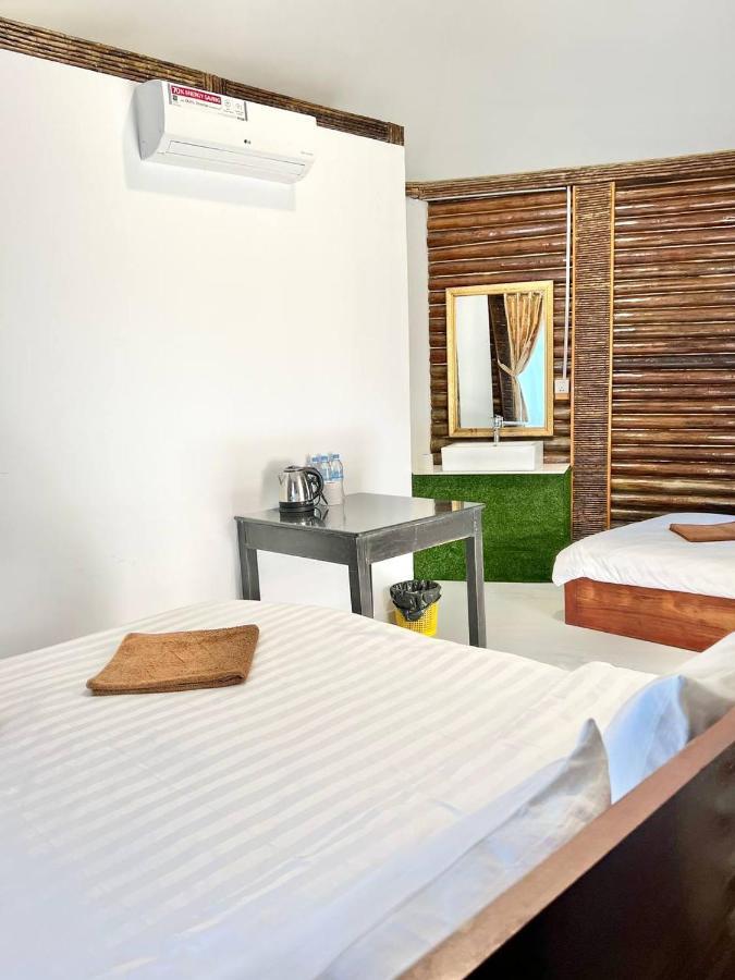 M'Pay Bay Guesthouse ロンサレム島 エクステリア 写真