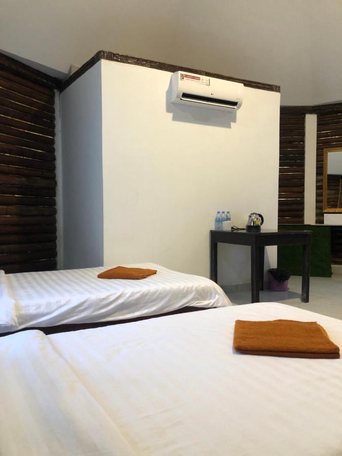 M'Pay Bay Guesthouse ロンサレム島 エクステリア 写真
