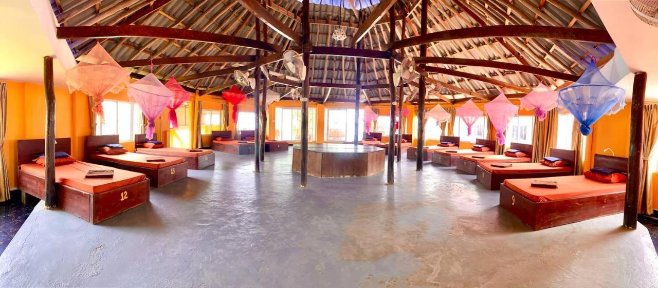 M'Pay Bay Guesthouse ロンサレム島 エクステリア 写真